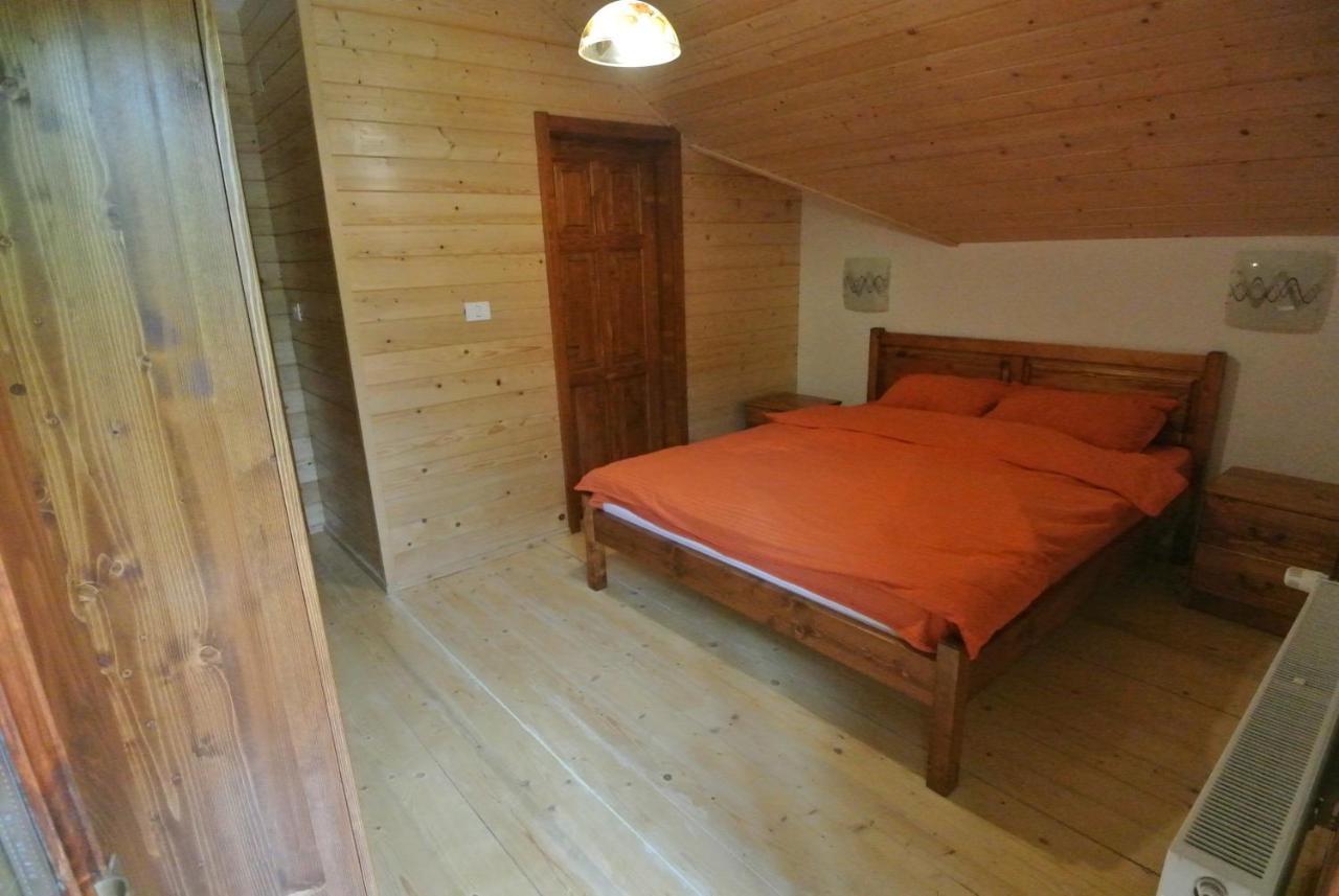 Chalet By The River Valiug Luaran gambar